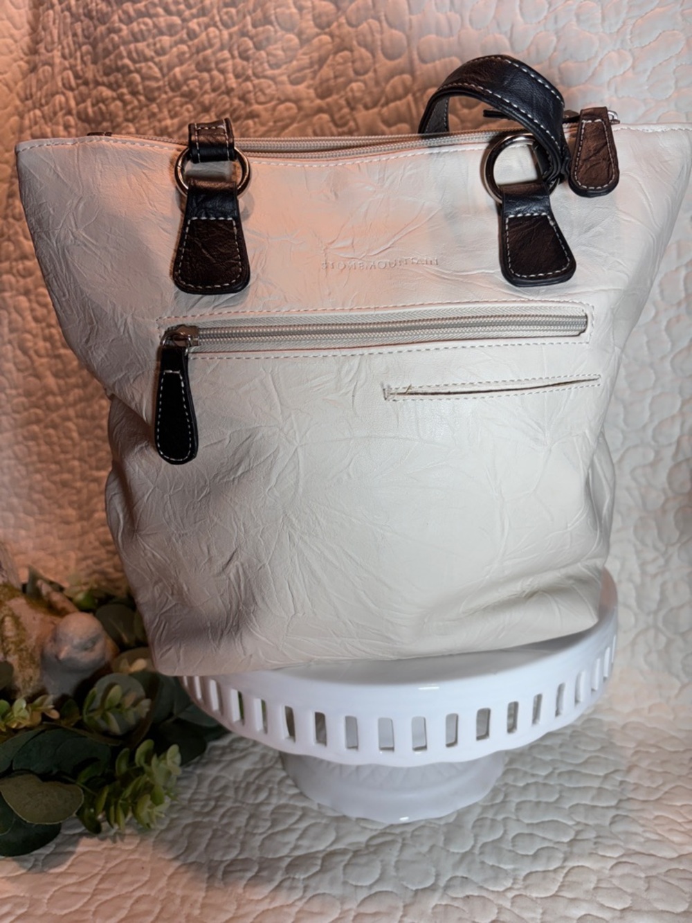Stone Mountain Accessories Cream and Black Two-Tone Tote - Picture 2 of 9